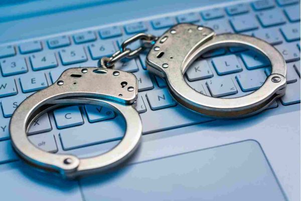 خدمات قضايا الجرائم الإلكترونية – مؤسسة الميزان للمحاماة خدمات قضايا الجرائم الإلكترونية - مؤسسة الميزان للمحاماة